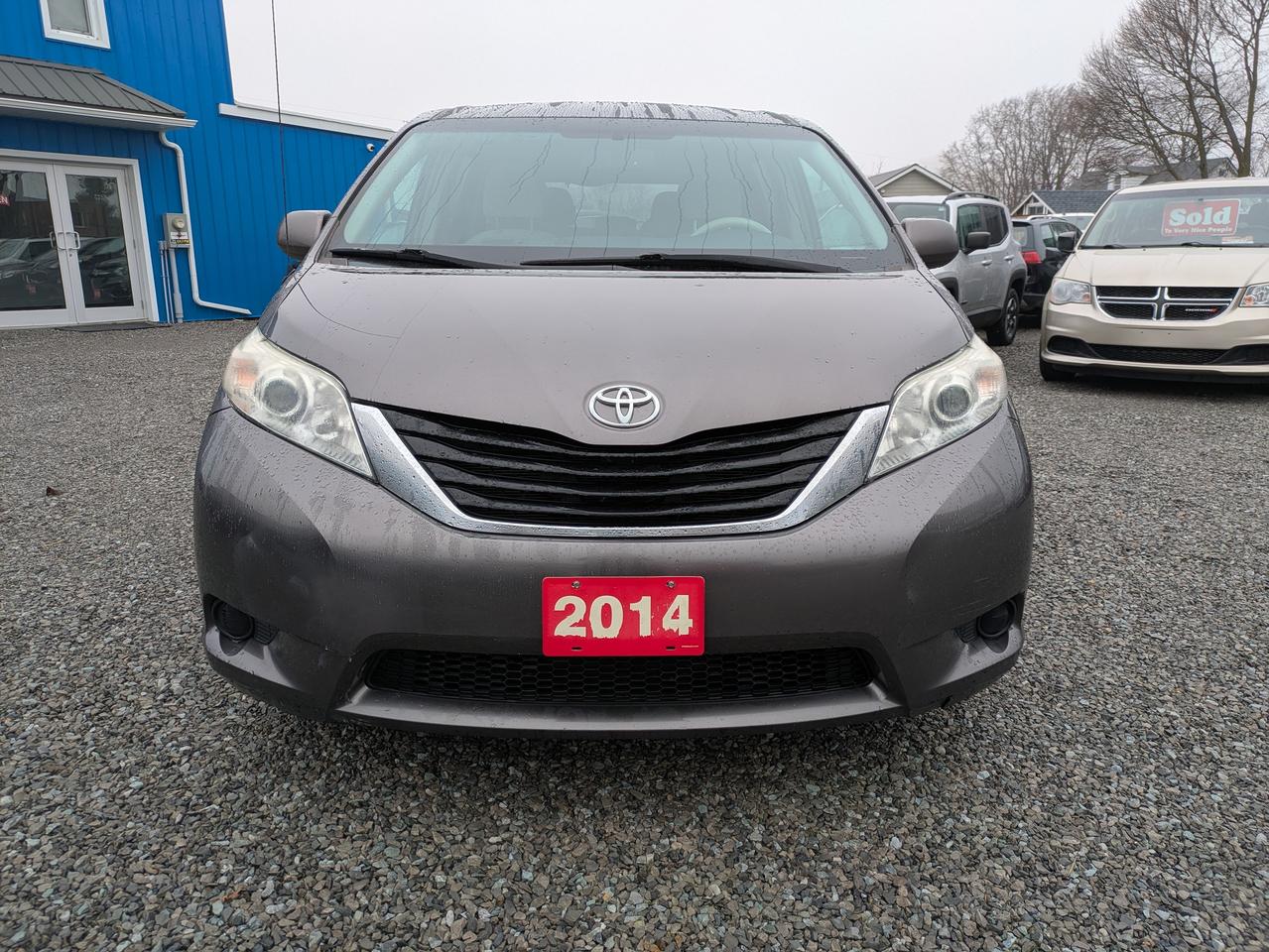 2014 Toyota Sienna 5DR LE 8-PASS FWD Photo