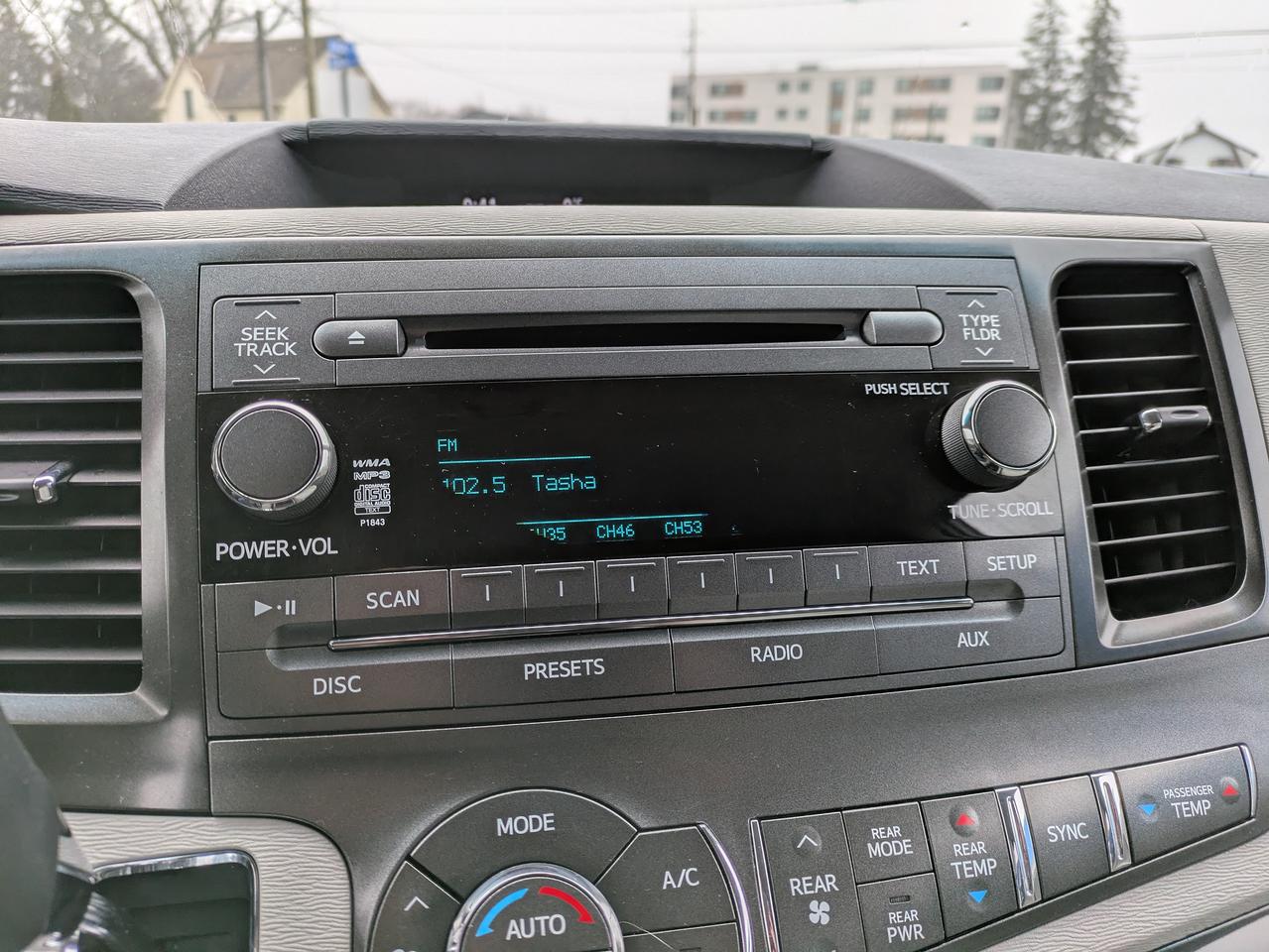 2014 Toyota Sienna 5DR LE 8-PASS FWD Photo