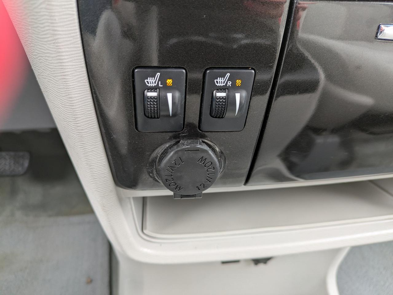 2014 Toyota Sienna 5DR LE 8-PASS FWD Photo