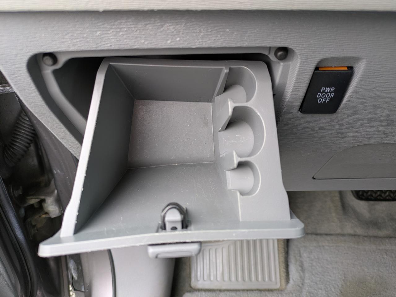2014 Toyota Sienna 5DR LE 8-PASS FWD Photo