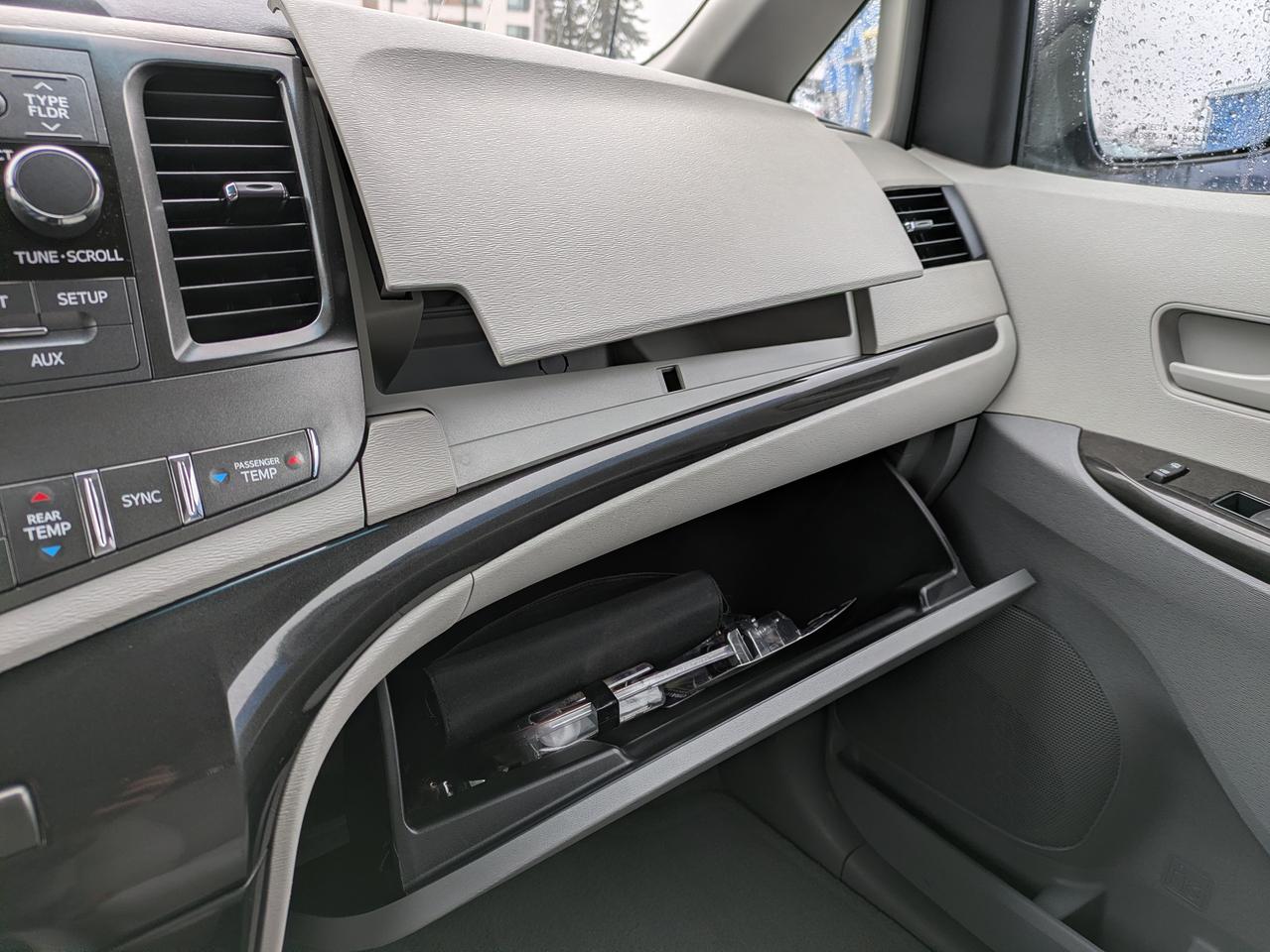 2014 Toyota Sienna 5DR LE 8-PASS FWD Photo