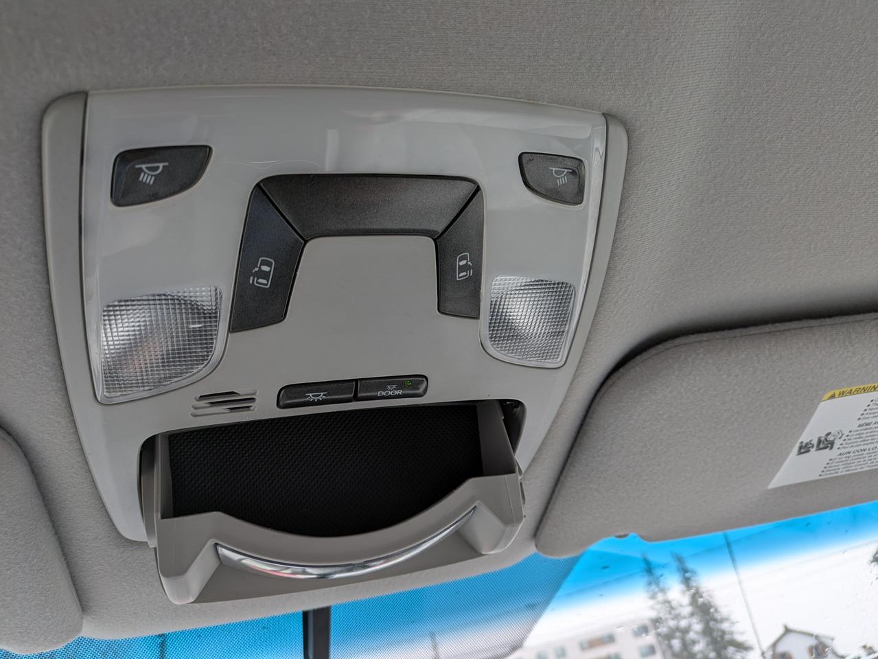 2014 Toyota Sienna 5DR LE 8-PASS FWD Photo