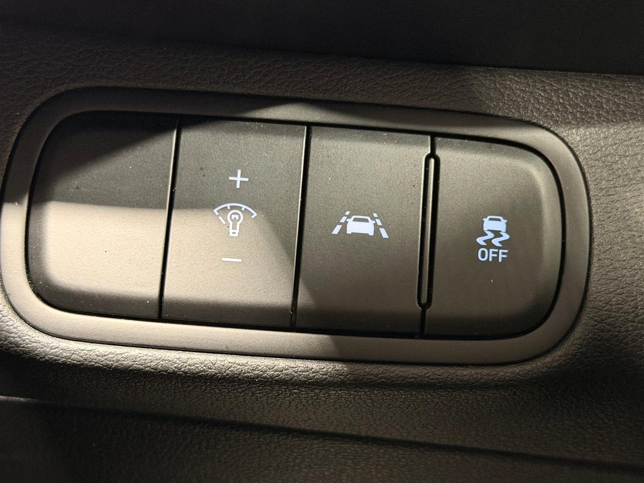 2021 Hyundai Venue PREFERRED+Blind Spot+Camera+Lane Keep Assist Photo