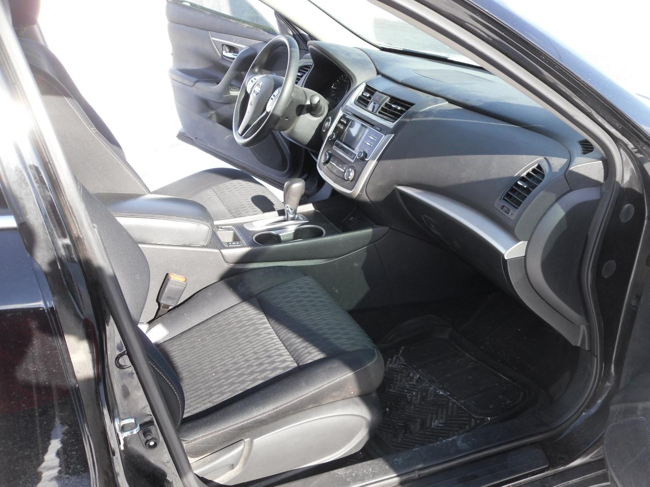 2017 Nissan Altima 4DR SDN I4 CVT 2.5 S Photo