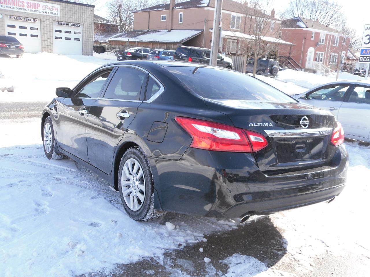 2017 Nissan Altima 4DR SDN I4 CVT 2.5 S Photo4