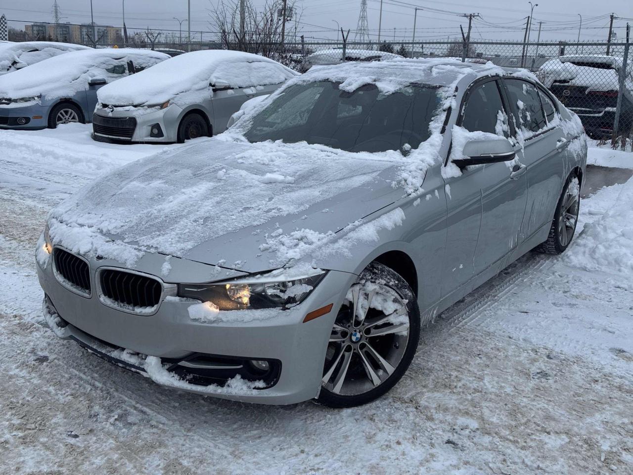 2015 BMW 3 Series 320i xDrive AWD SUNROOF, LEATHER, HEATED SEATS!! Photo2