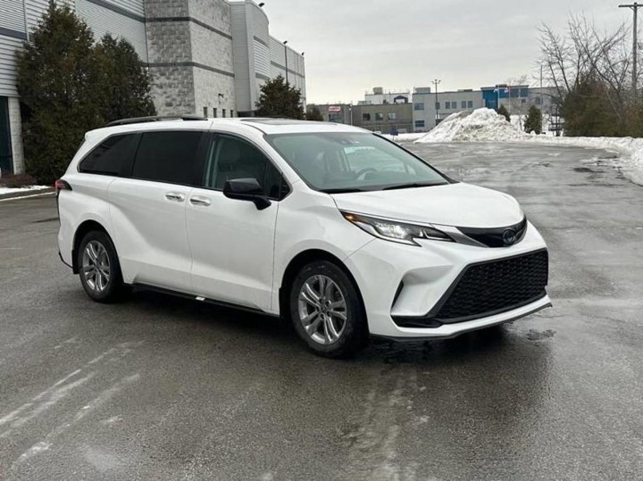 2023 Toyota Sienna XSE AWD | Leather | Sunroof | Heated Wheel + Seats | Power Sliding Doors + Hatch | CarPlay & More ! Photo