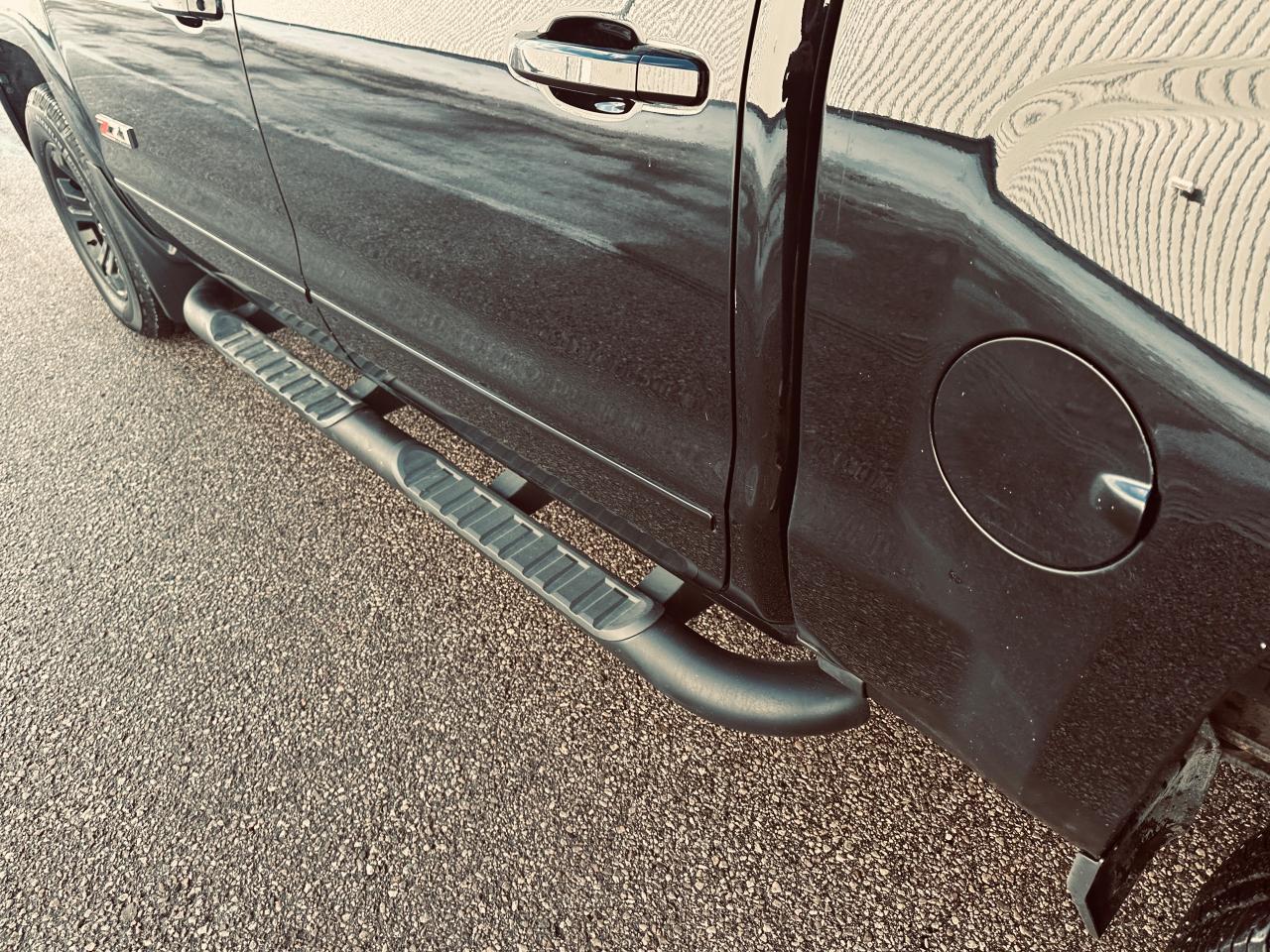 2018 Chevrolet Silverado 1500 4WD Crew Cab LTZ -Z 71 Triple Black Photo