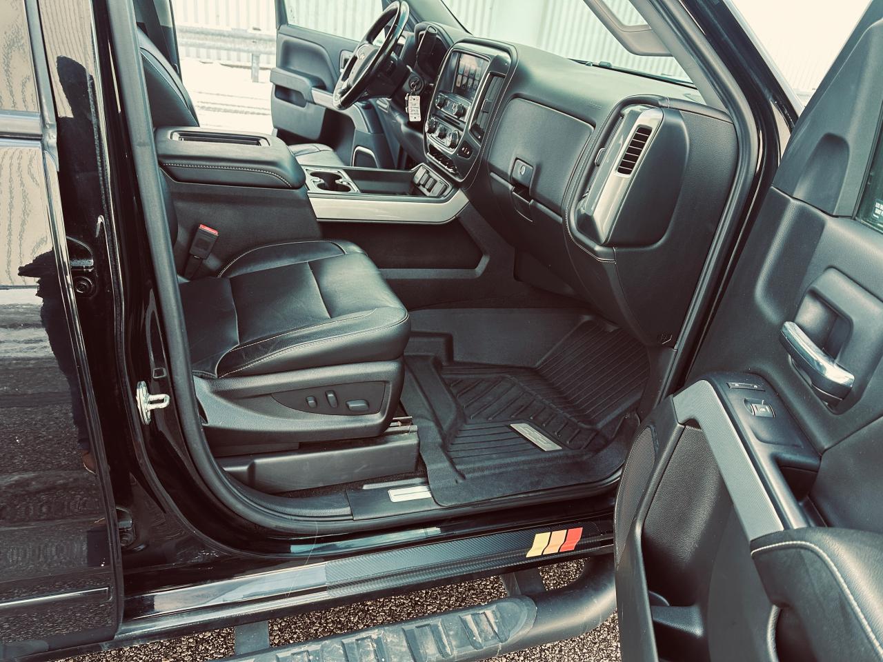 2018 Chevrolet Silverado 1500 4WD Crew Cab LTZ -Z 71 Triple Black Photo