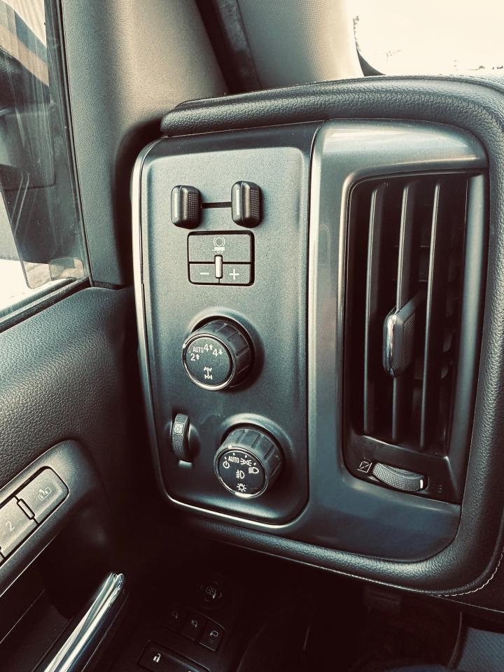 2018 Chevrolet Silverado 1500 4WD Crew Cab LTZ -Z 71 Triple Black Photo