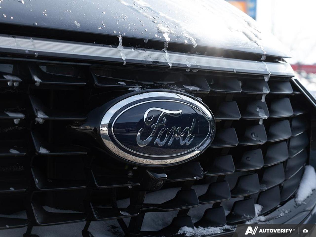 2023 Ford Escape Platinum 600A | CLASS II TRAILER TOW PACKAGE | PREMIUM TECH Photo