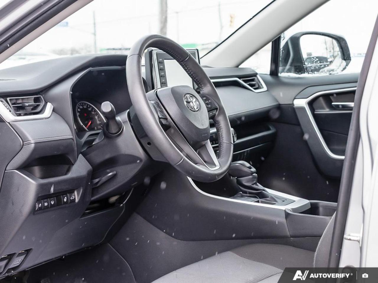 2022 Toyota RAV4 XLE FRONT DUAL A/C | KEYLESS ENTRUY | POWER MOONROOF | Photo