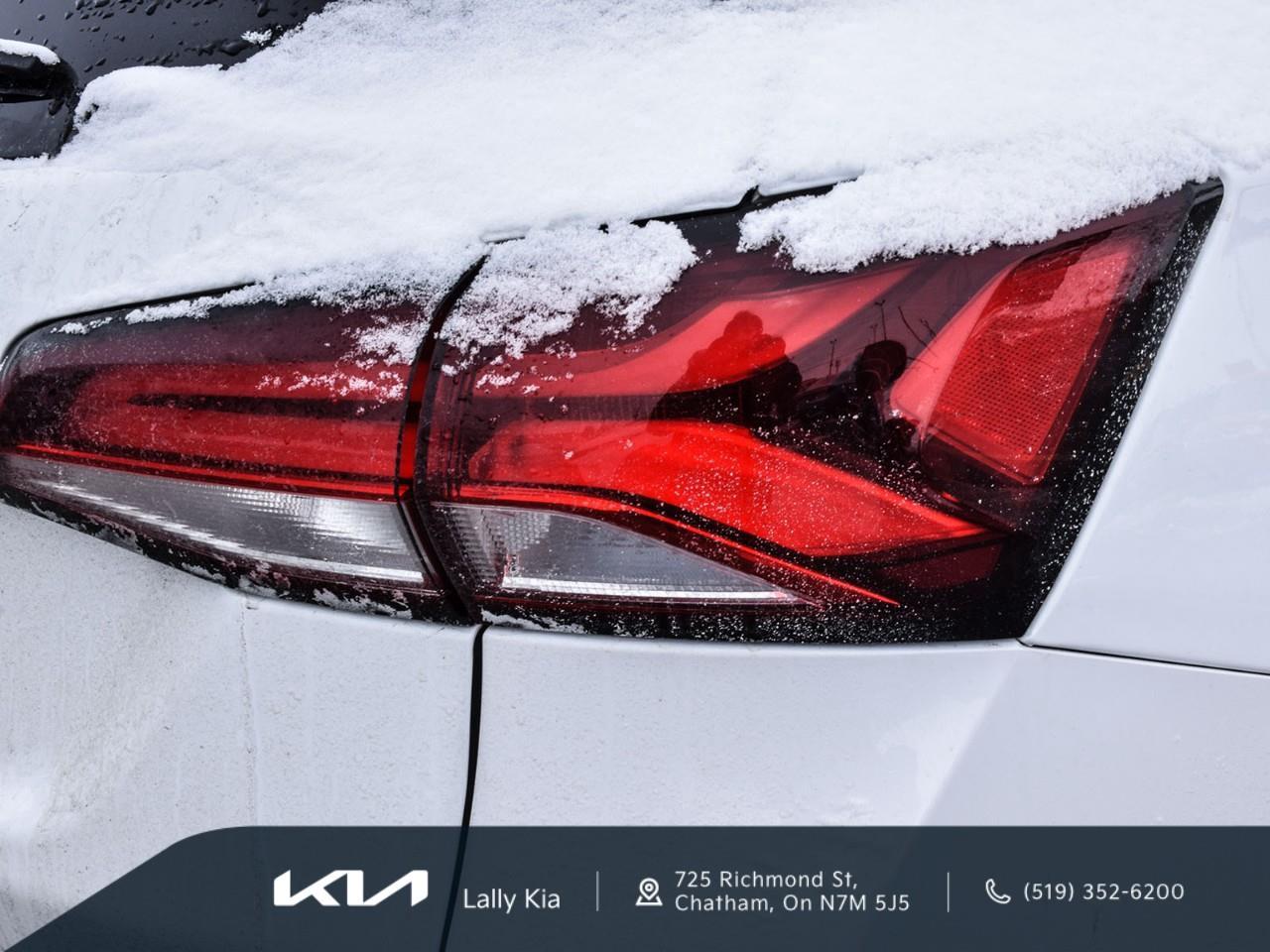 2023 Chevrolet Equinox RS New Arrival | Low KMs | Clean CarFax | Heated Seats Photo