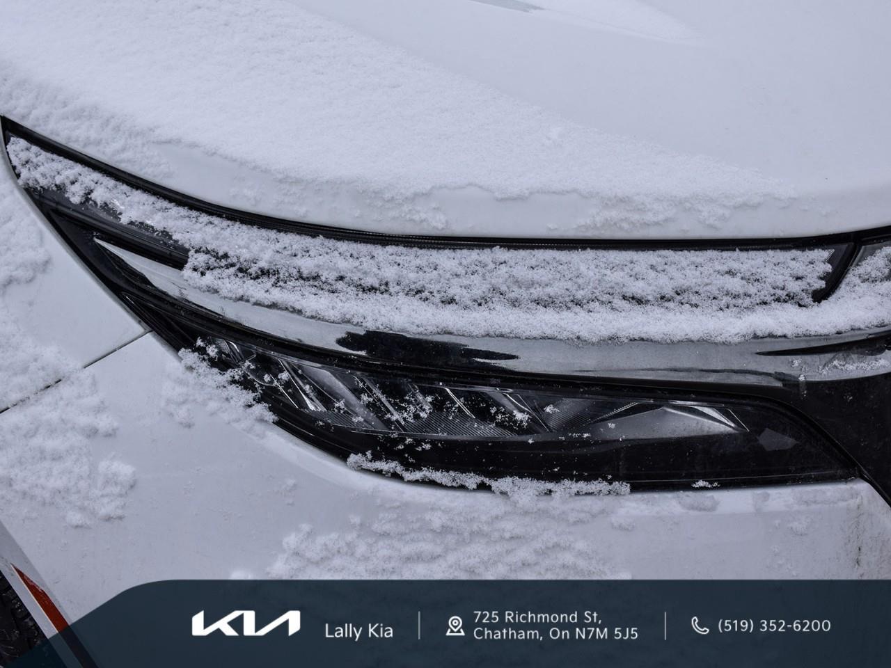 2023 Chevrolet Equinox RS New Arrival | Low KMs | Clean CarFax | Heated Seats Photo