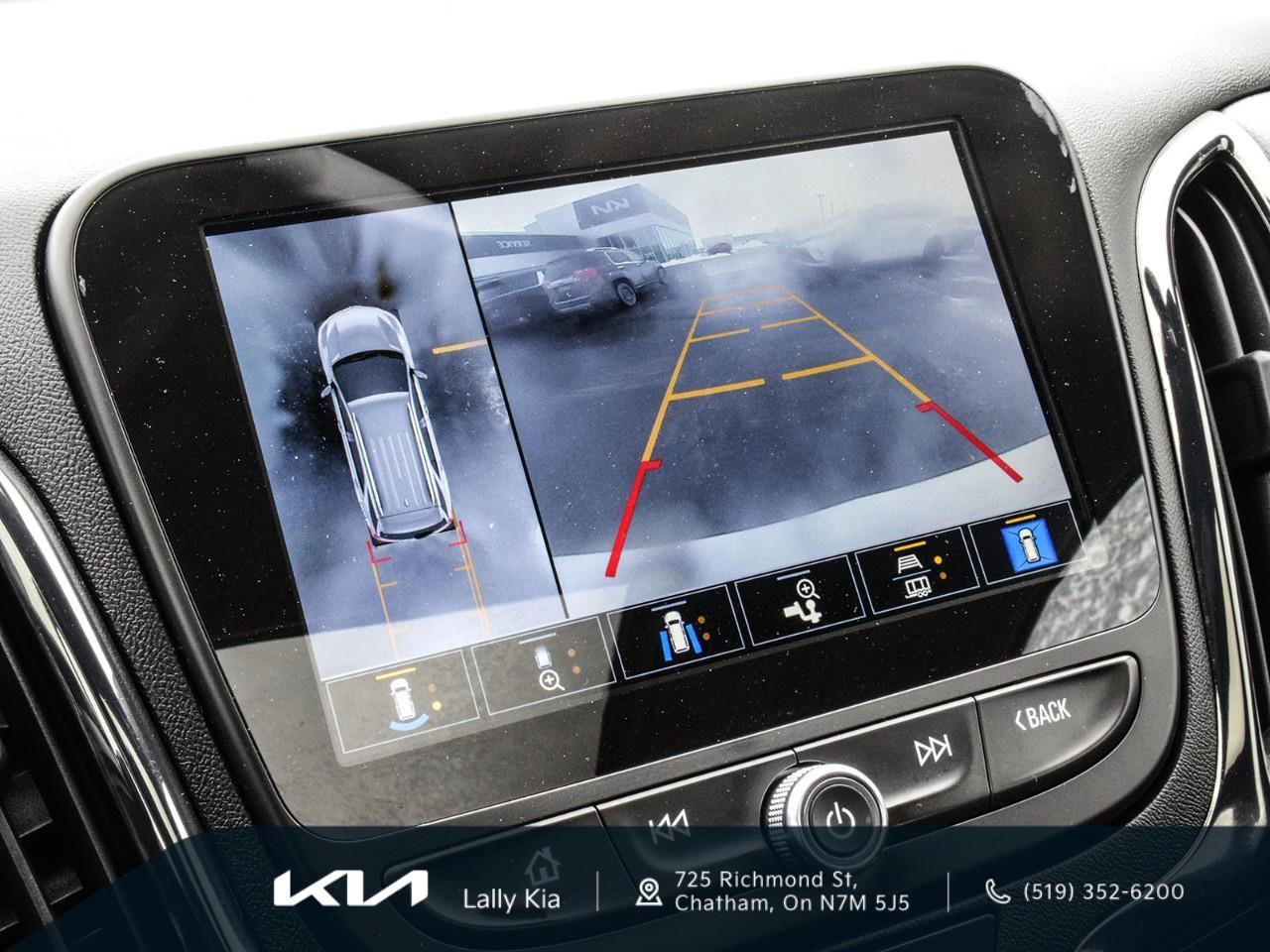 2023 Chevrolet Equinox RS New Arrival | Low KMs | Clean CarFax | Heated Seats Photo