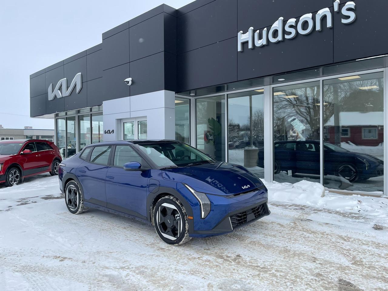 2026 Kia EV4 WIND PREMIUM Photo1