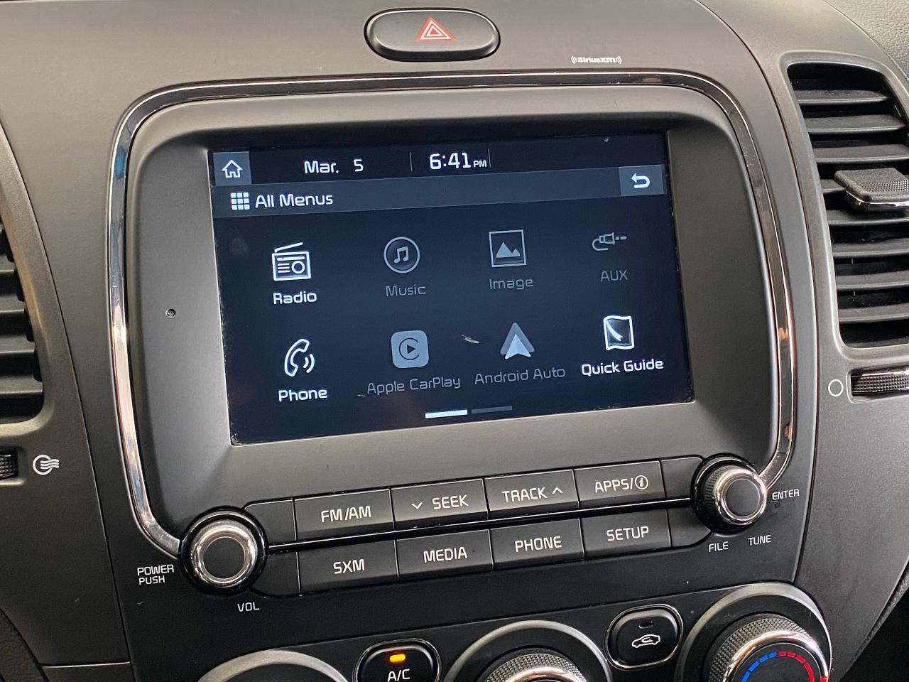 2017 Kia Forte LX+Camera+Heated Seats+ApplePlay+CLEAN CARFAX Photo32