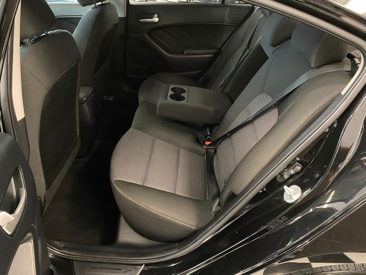 2017 Kia Forte LX+Camera+Heated Seats+ApplePlay+CLEAN CARFAX Photo