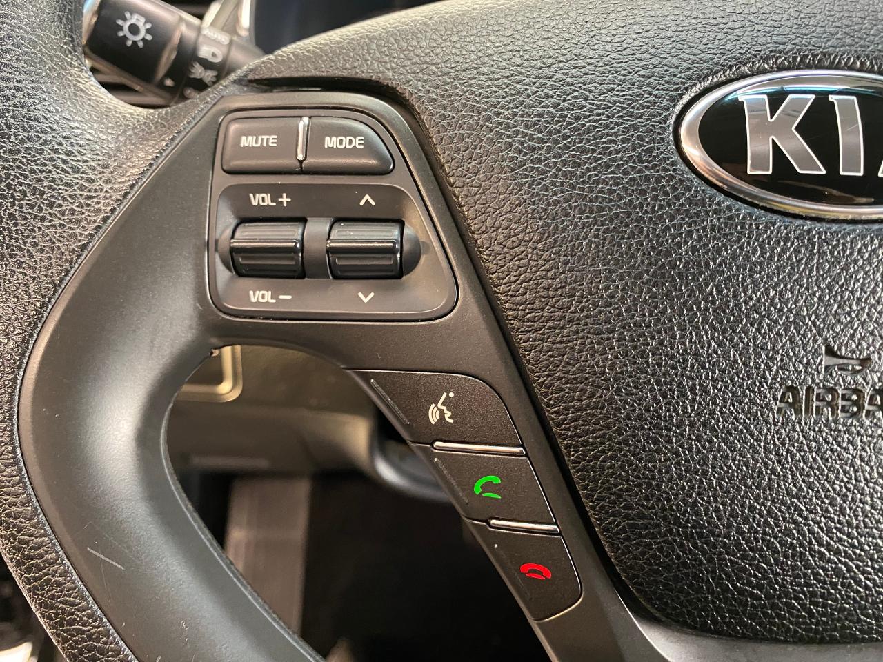 2017 Kia Forte LX+Camera+Heated Seats+ApplePlay+CLEAN CARFAX Photo111