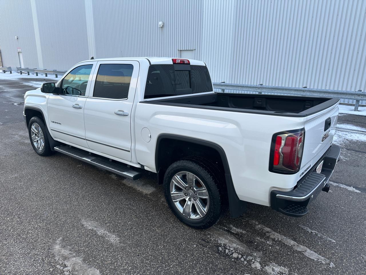 2016 GMC Sierra 1500 4WD Crew Cab SLT Z 71 Full Jam Photo3