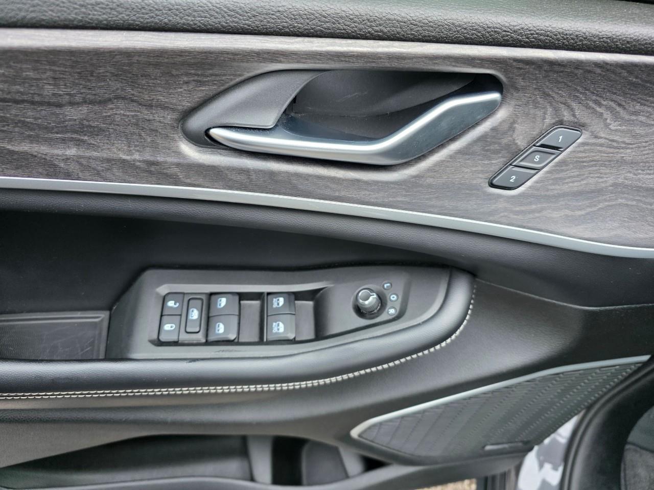 2024 Jeep Grand Cherokee L Limited 4dr 4x4 Photo