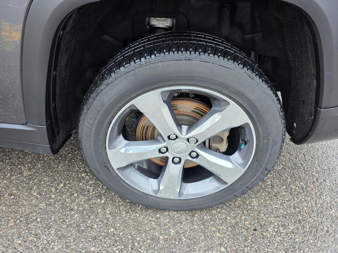 2024 Jeep Grand Cherokee L Limited 4dr 4x4 Photo