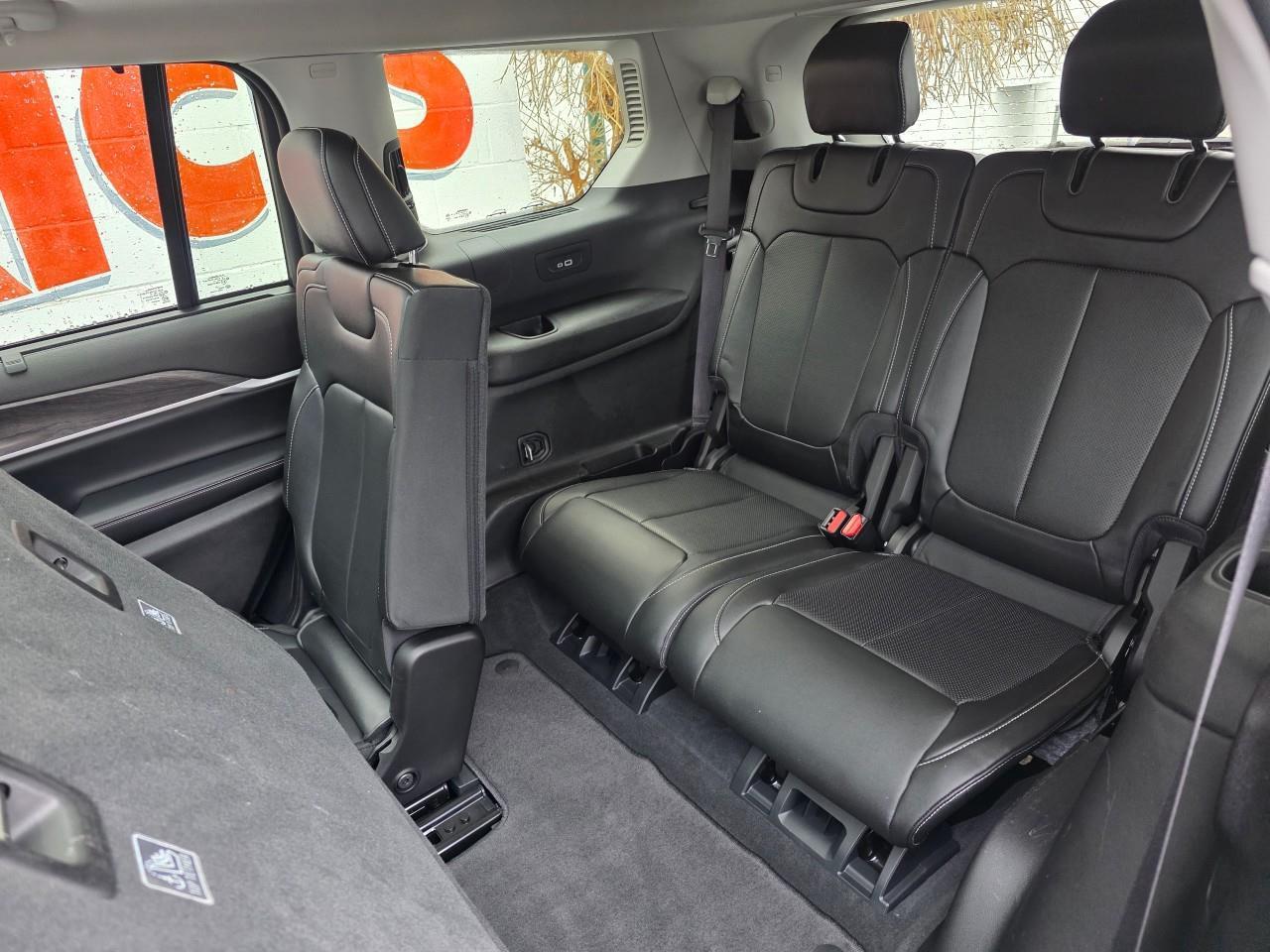 2024 Jeep Grand Cherokee L Limited 4dr 4x4 Photo