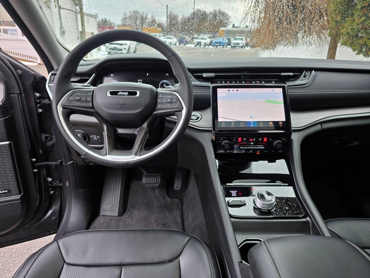 2024 Jeep Grand Cherokee L Limited 4dr 4x4 Photo