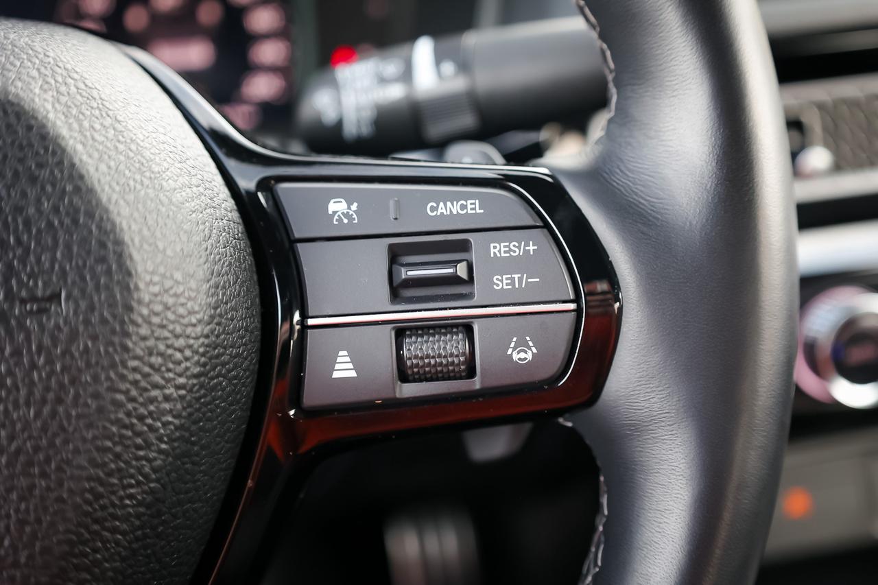 2025 Honda Civic Hybrid Sport Touring 4dr Sedan Photo