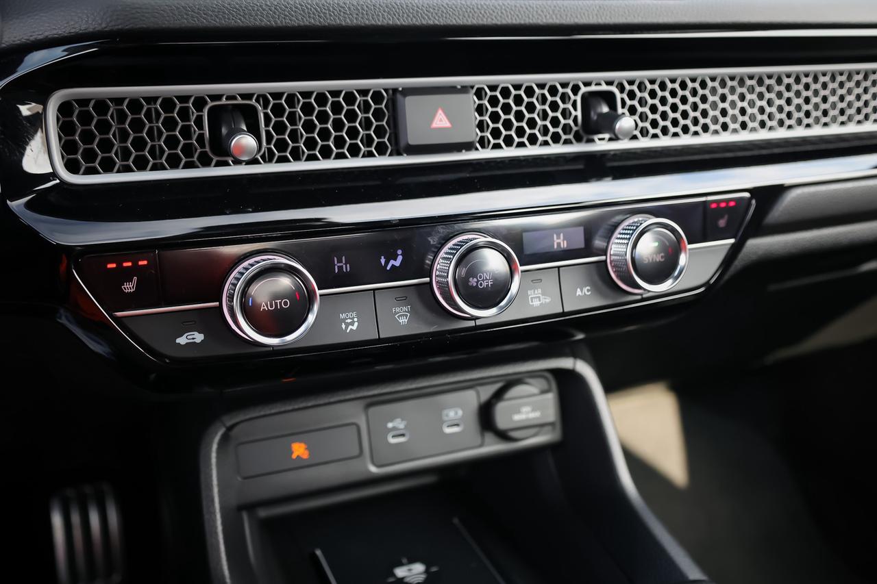 2025 Honda Civic Hybrid Sport Touring 4dr Sedan Photo