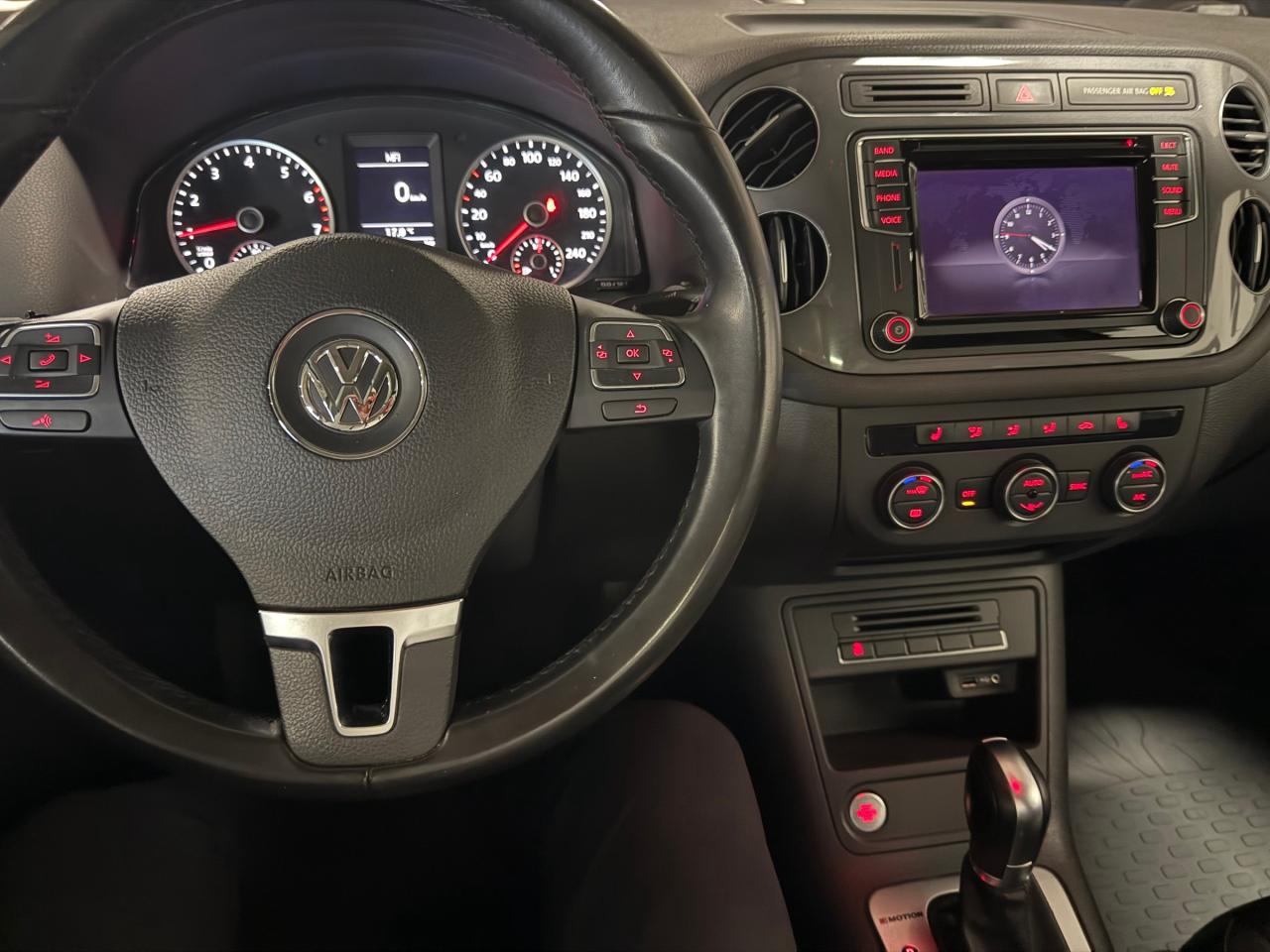 2017 Volkswagen Tiguan Comfortline 4dr All-wheel Drive 4MOTION Photo