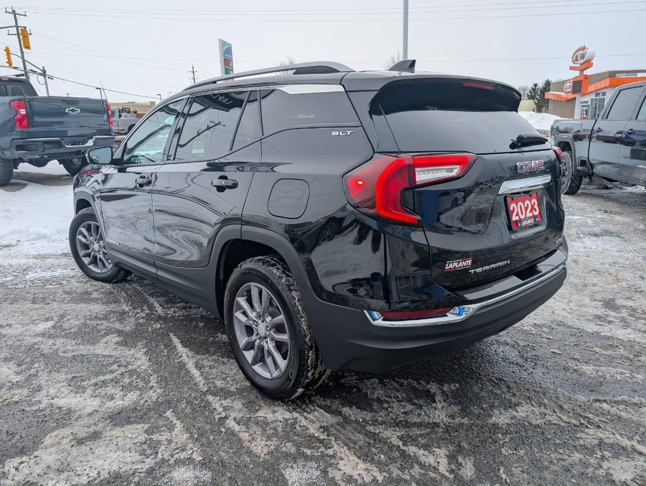 2023 GMC Terrain AWD SLT Photo