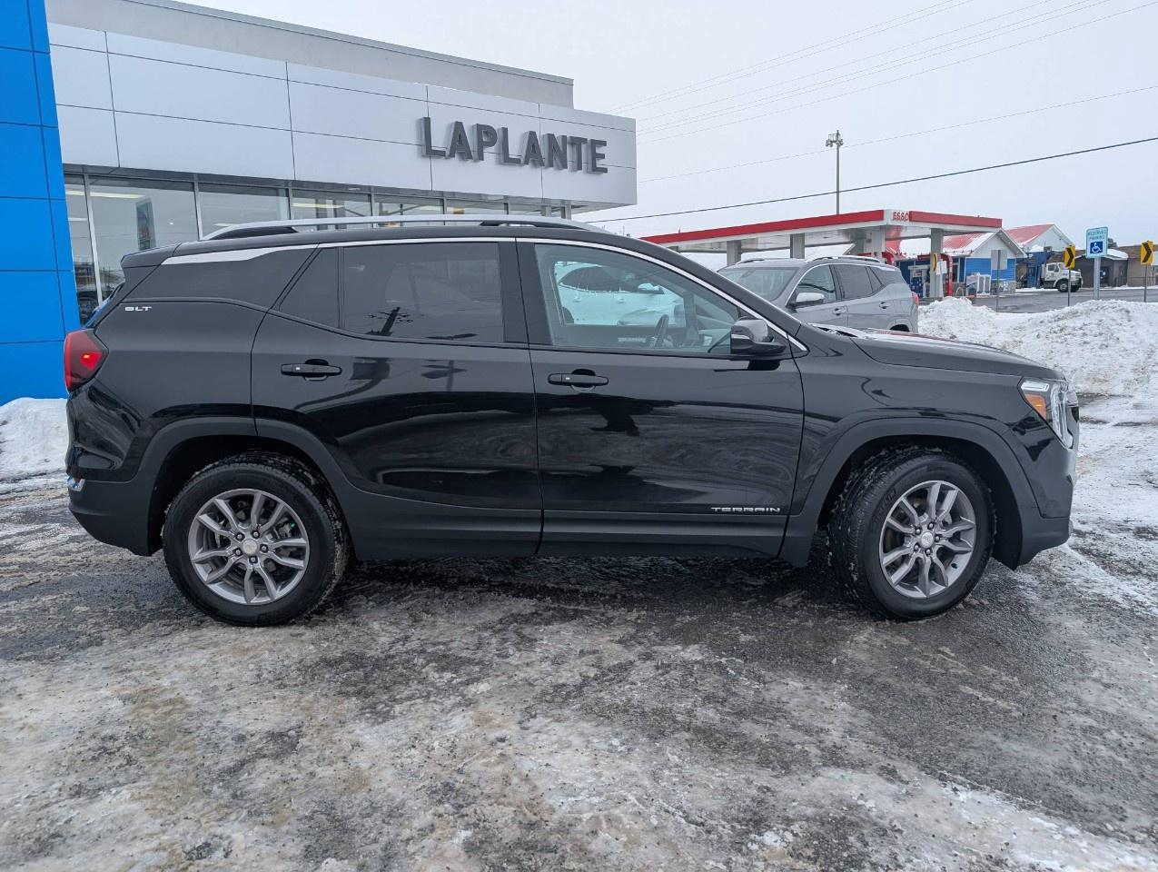 2023 GMC Terrain AWD SLT Photo
