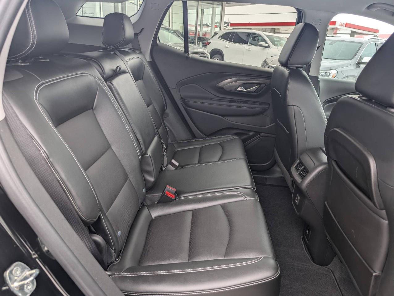 2023 GMC Terrain AWD SLT Photo