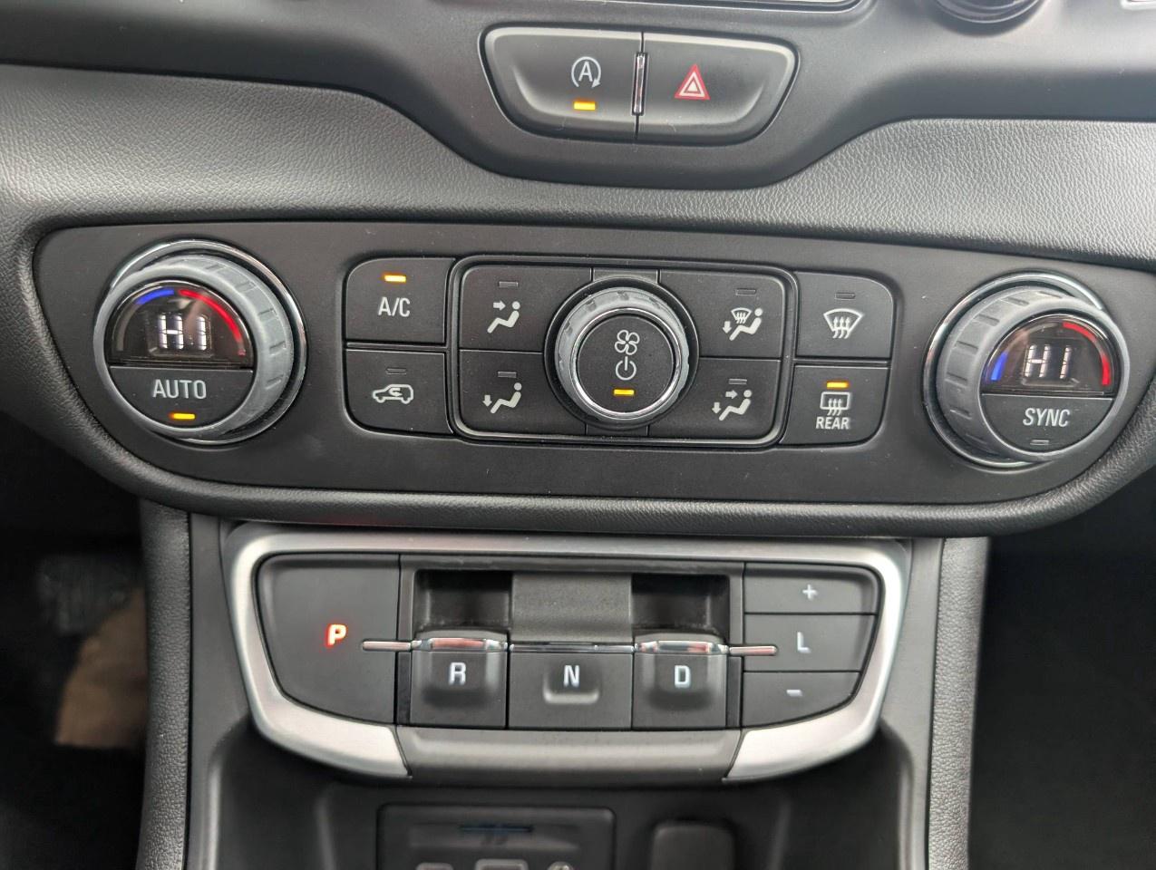 2023 GMC Terrain AWD SLT Photo