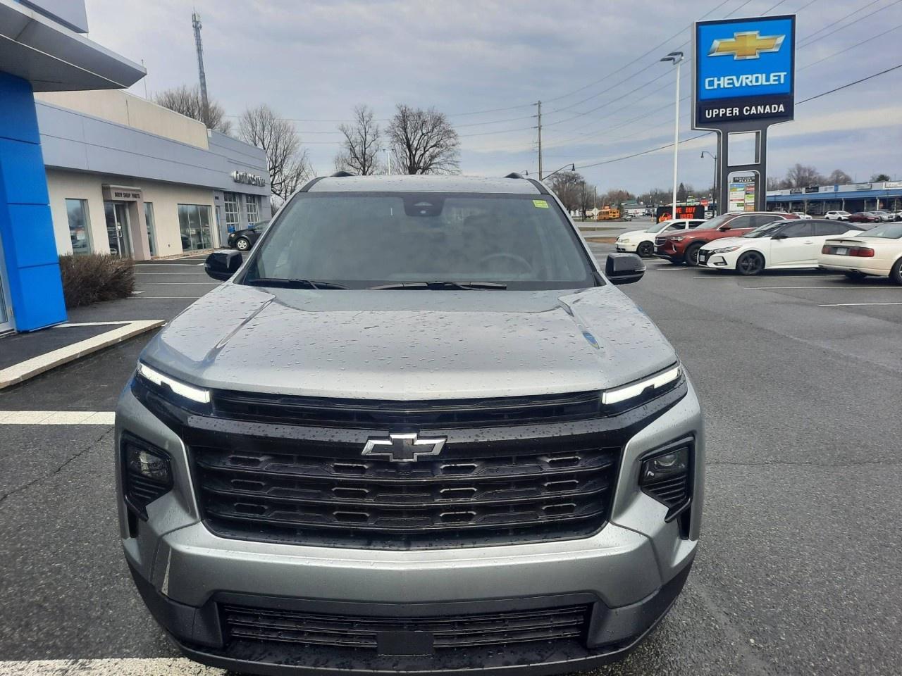 2026 Chevrolet Traverse AWD 4dr LT Photo2