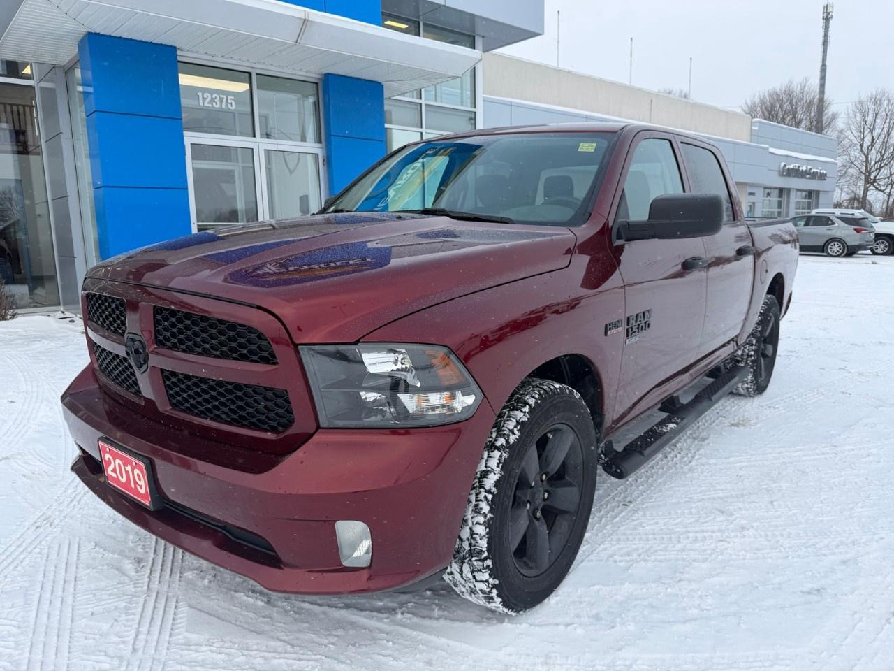 2019 RAM 1500 Classic EXPRESS 4X4 CREW CAB 5'7" BOX Photo