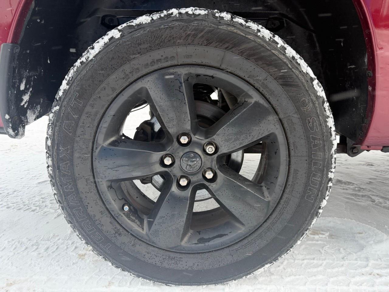 2019 RAM 1500 Classic EXPRESS 4X4 CREW CAB 5'7" BOX Photo