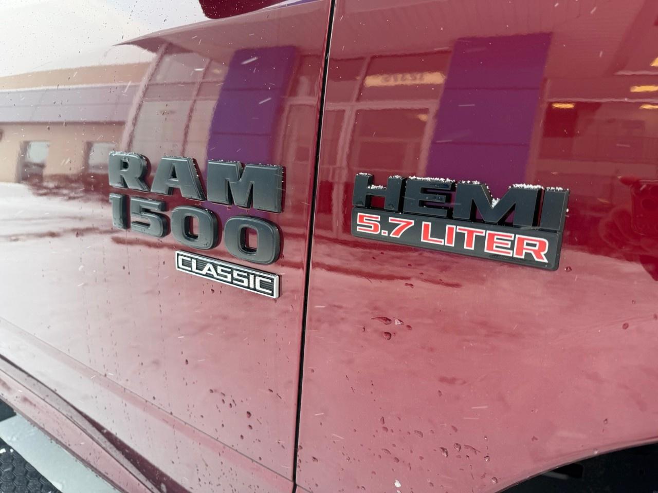 2019 RAM 1500 Classic EXPRESS 4X4 CREW CAB 5'7" BOX Photo