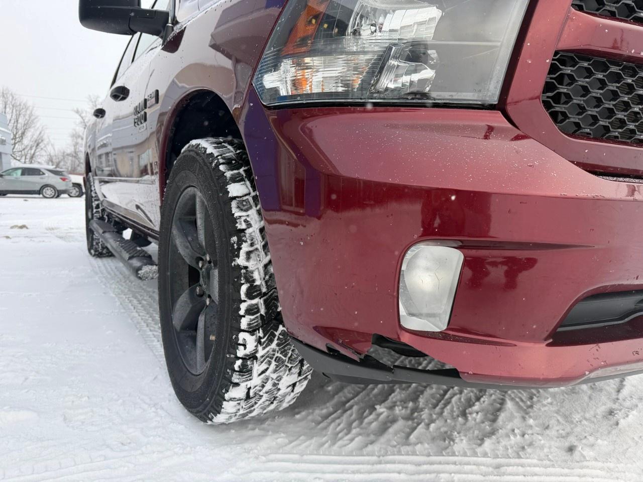 2019 RAM 1500 Classic EXPRESS 4X4 CREW CAB 5'7" BOX Photo