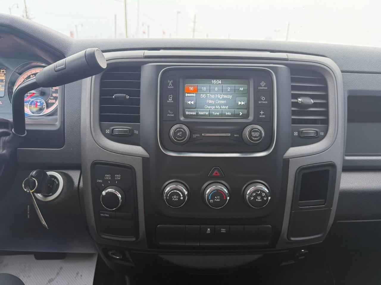 2019 RAM 1500 Classic EXPRESS 4X4 CREW CAB 5'7" BOX Photo