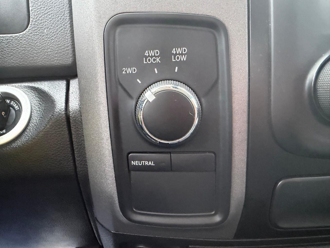 2019 RAM 1500 Classic EXPRESS 4X4 CREW CAB 5'7" BOX Photo