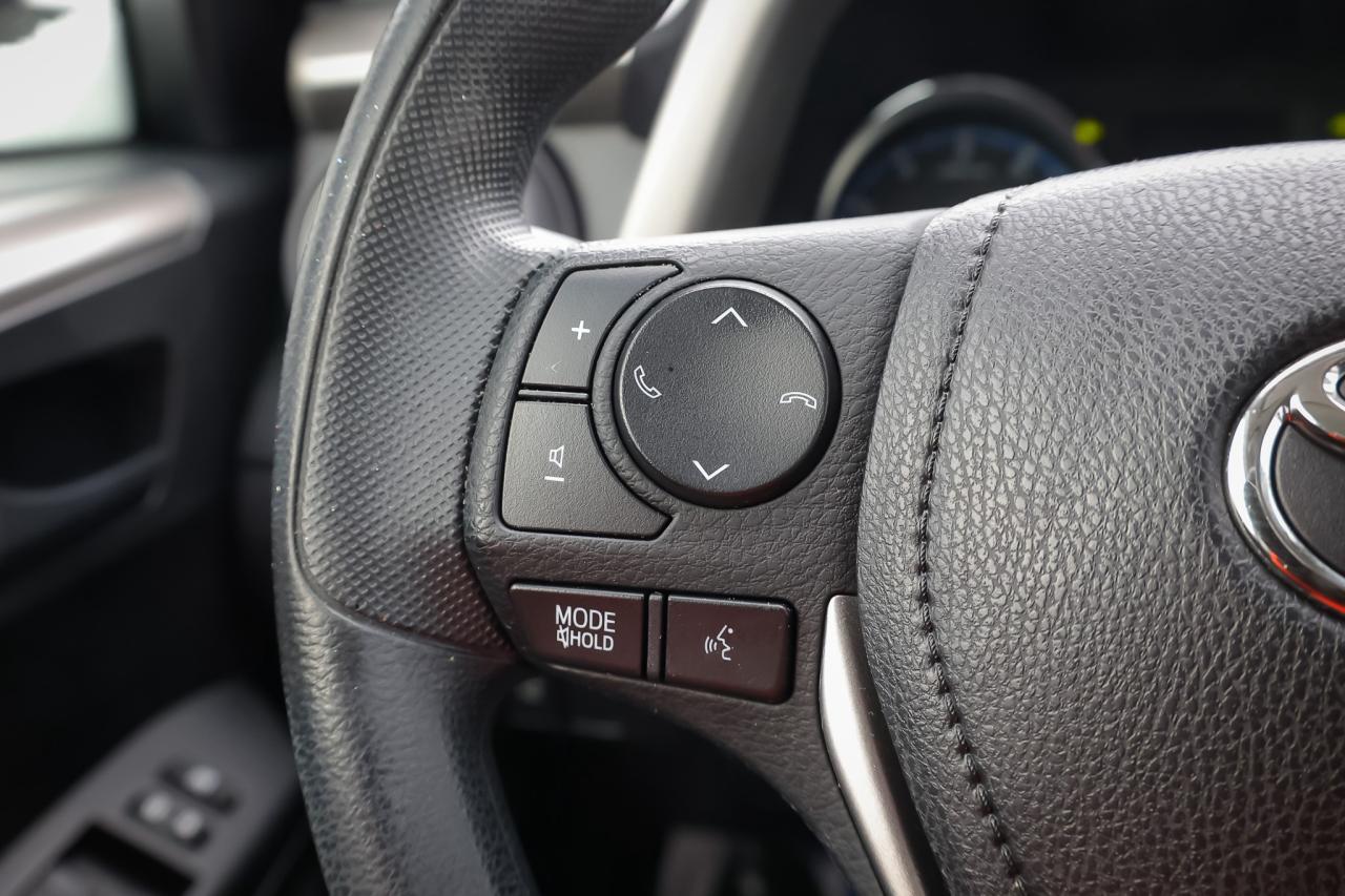 2017 Toyota RAV4 LE 4dr All-wheel Drive Photo