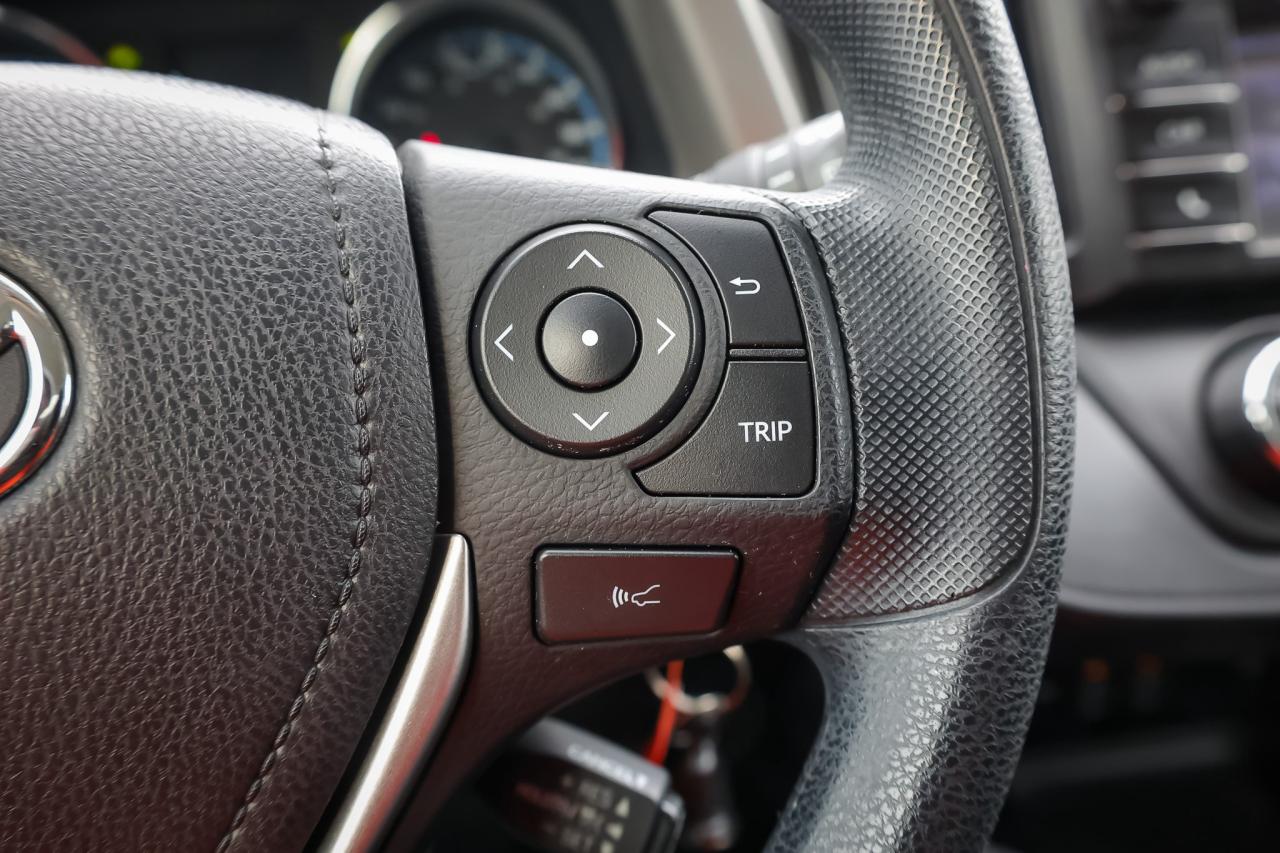 2017 Toyota RAV4 LE 4dr All-wheel Drive Photo