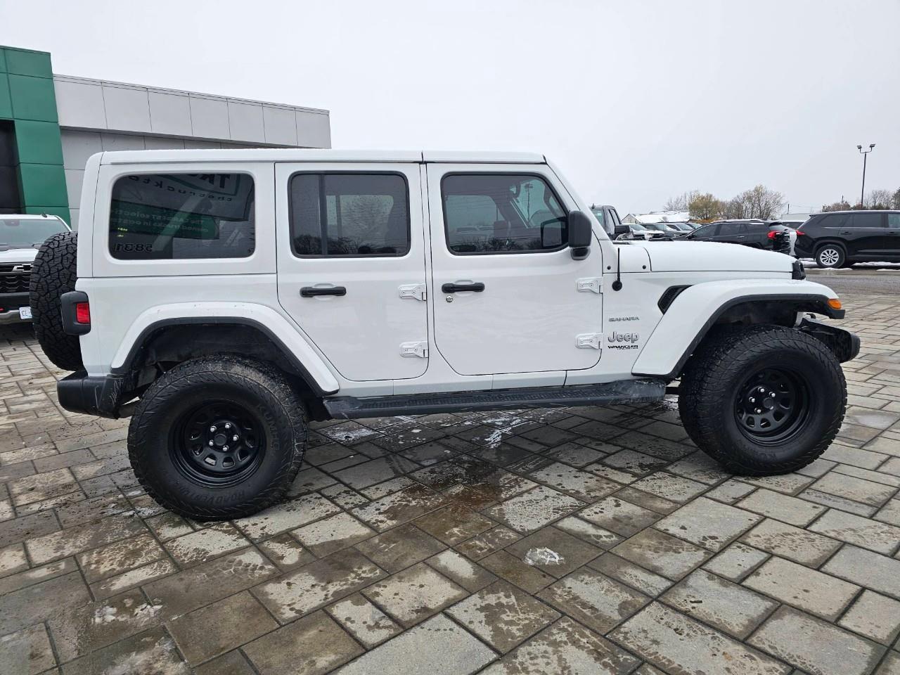 2022 Jeep WRANGLER UNLIMITED Sahara 4dr 4x4 Photo