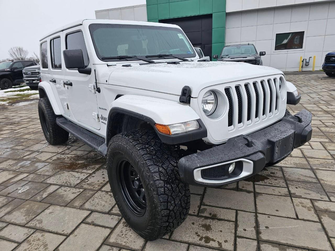 2022 Jeep WRANGLER UNLIMITED Sahara 4dr 4x4 Photo