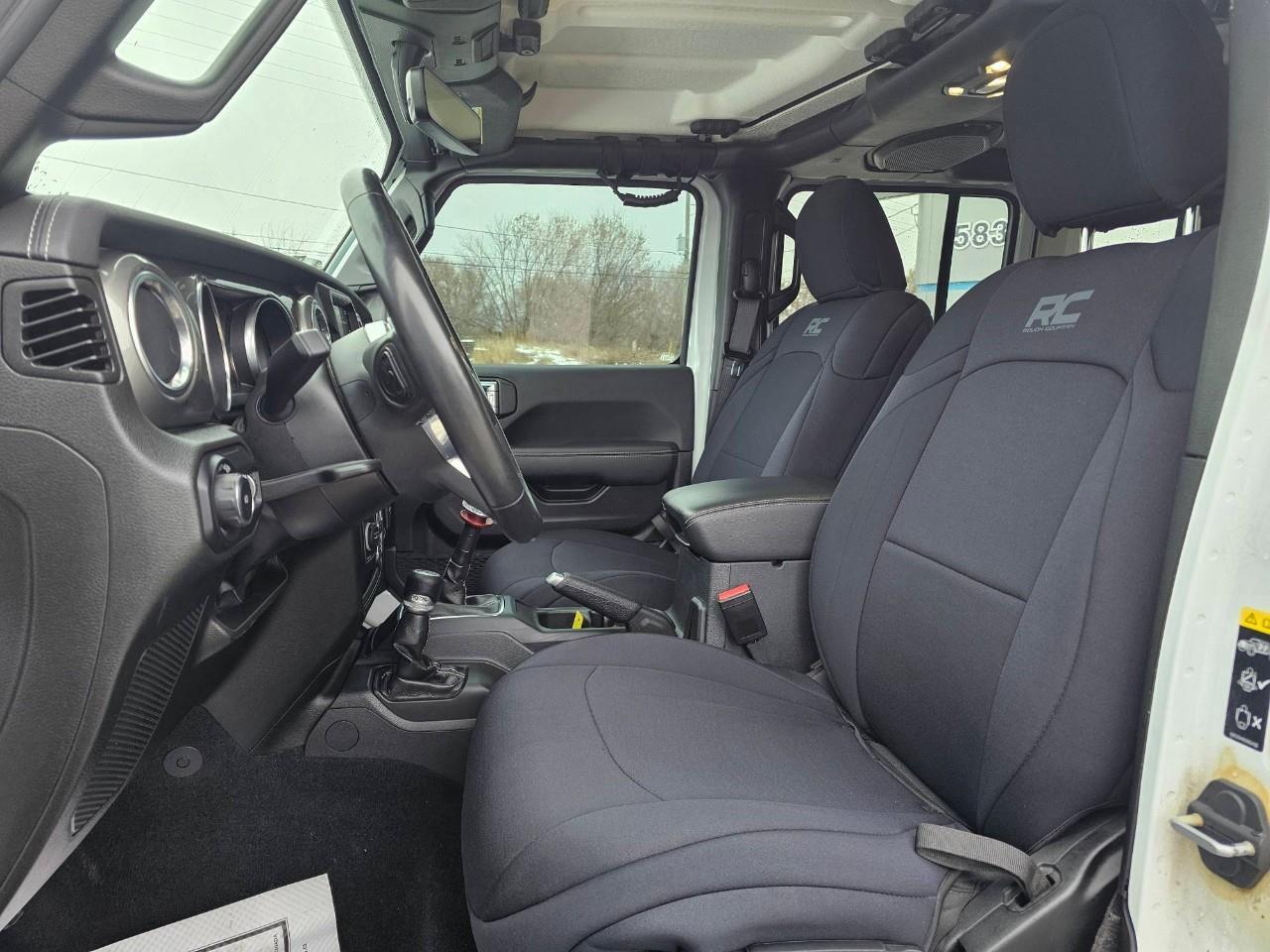 2022 Jeep WRANGLER UNLIMITED Sahara 4dr 4x4 Photo