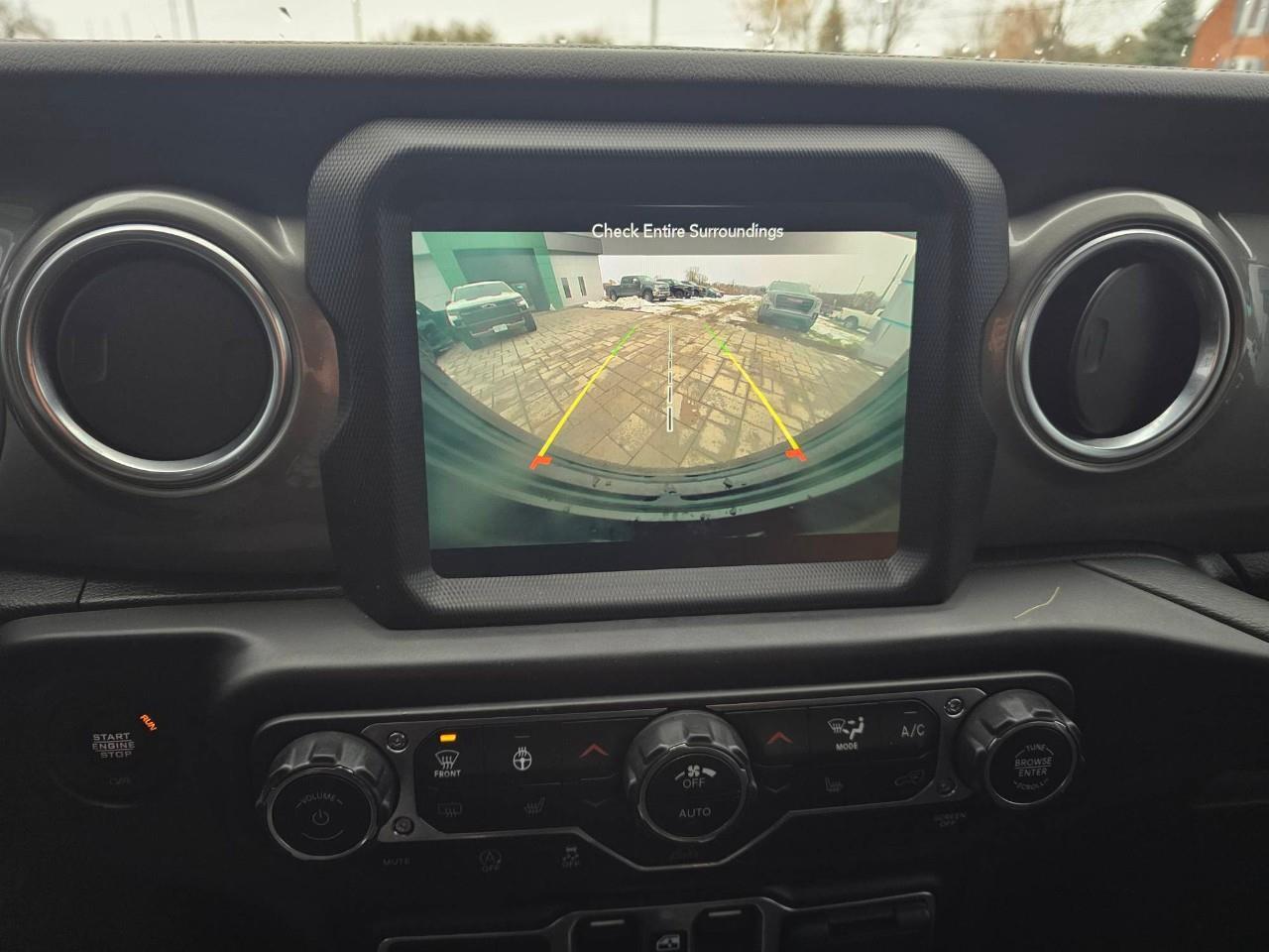 2022 Jeep WRANGLER UNLIMITED Sahara 4dr 4x4 Photo