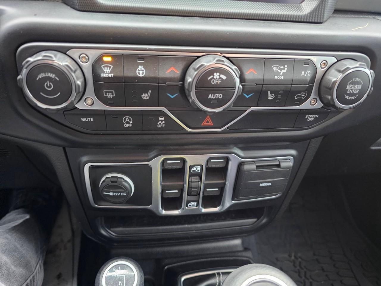 2022 Jeep WRANGLER UNLIMITED Sahara 4dr 4x4 Photo