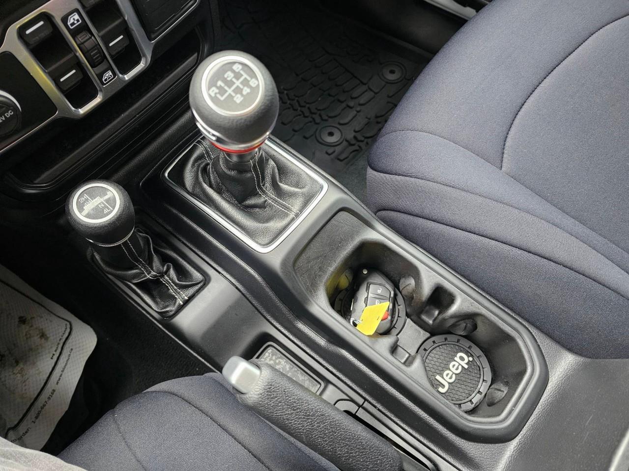 2022 Jeep WRANGLER UNLIMITED Sahara 4dr 4x4 Photo